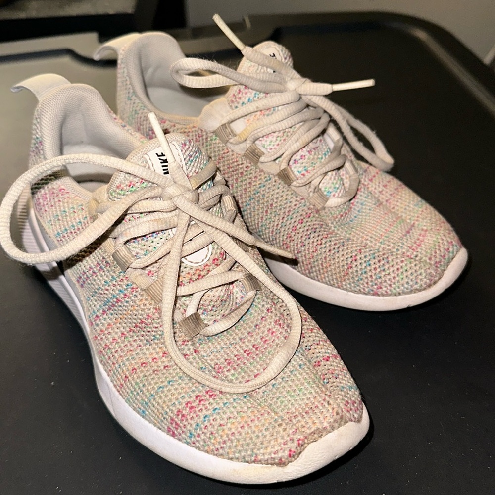 Kids Nike shoe size 1Y